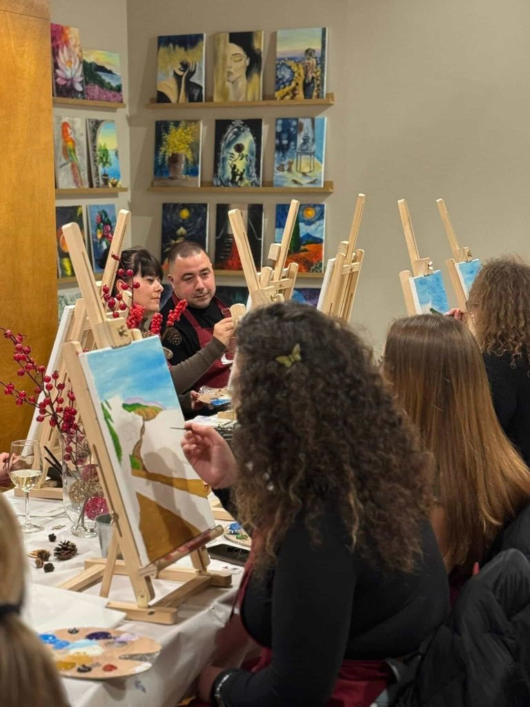 Date Night по софийски: Защо paint and wine е по-добро от обикновената вечеря